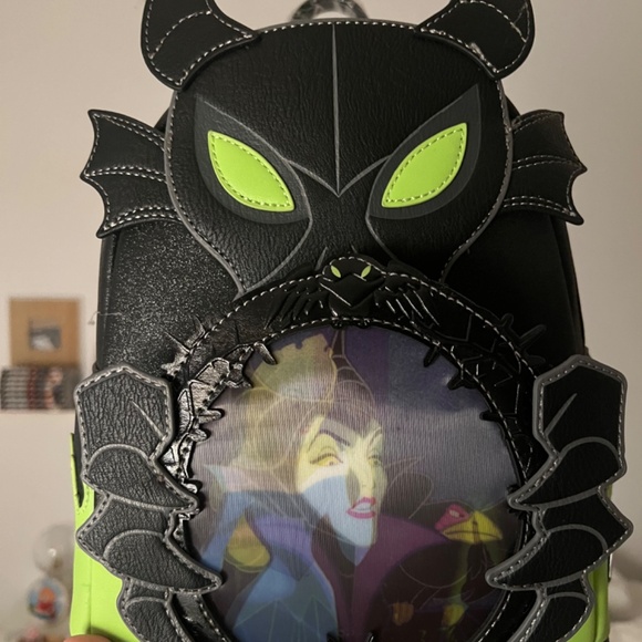 Maleficent lenticular Aurora Loungefly backpack - Picture 3 of 3